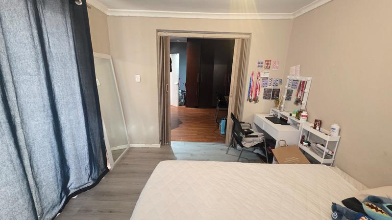 4 Bedroom Property for Sale in Glenwood Western Cape